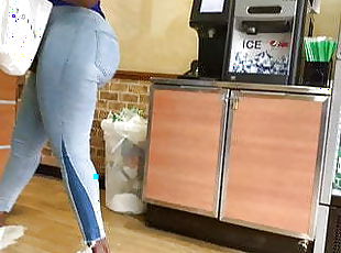 Wide ebony ass in jeans